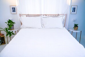 2 habitaciones, tabla de planchar con plancha, internet y ropa de cama 