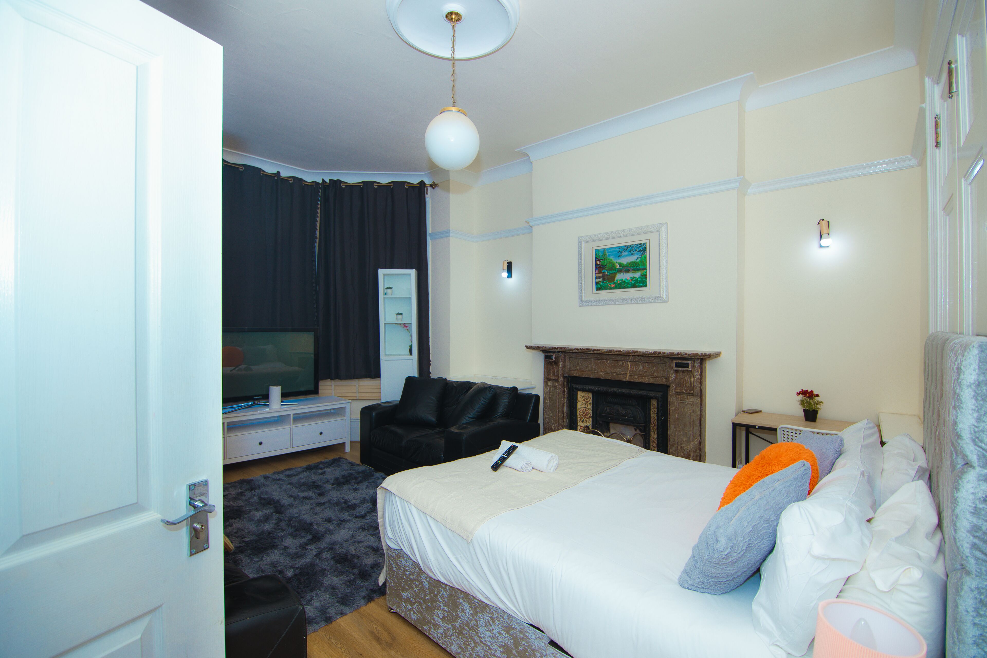 Superior Double Room, 1 King Bed with Sofa bed, Shared Bathroom
