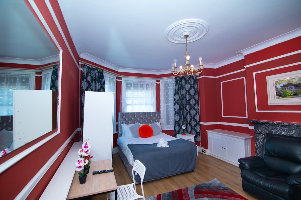 Superior Double Room, 1 King Bed with Sofa bed, Shared Bathroom