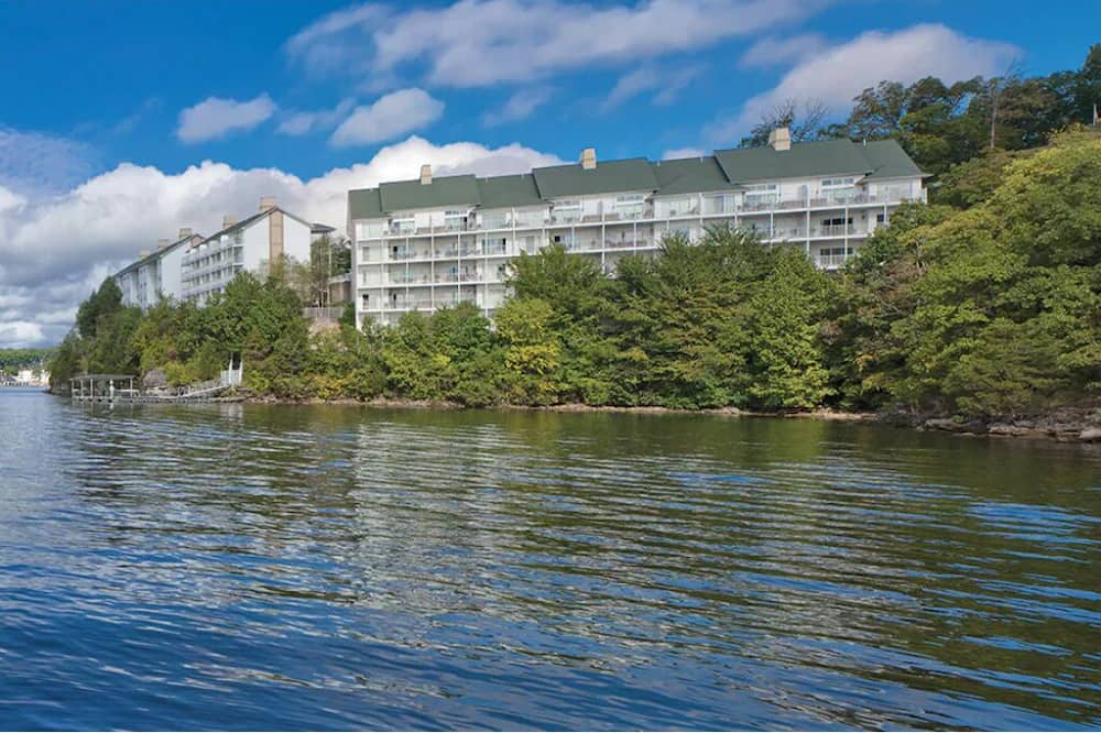 2 Bedroom Condo, Sleeps 6, Kitchen, Wyndham Lake of the Ozarks Resort!