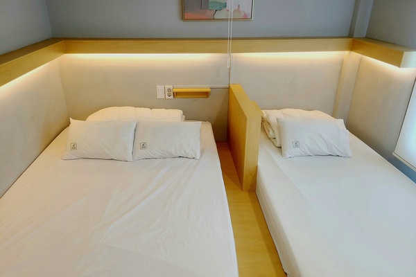 503 (Private Room) | Individually decorated, blackout drapes, iron/ironing board, bed sheets