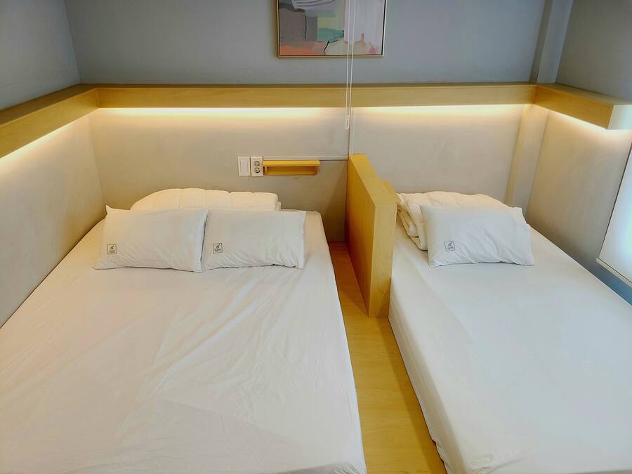 503 (Private Room) | Individuelt dekorert, blendingsgardiner, strykejern/-brett og sengetøy