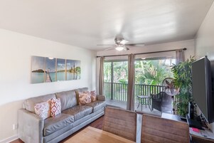 公寓式客房 | 起居区 | 40-英寸纯平电视（配备有线频道）