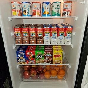 Ilmainen päivittäinen mannermainen aamiainen