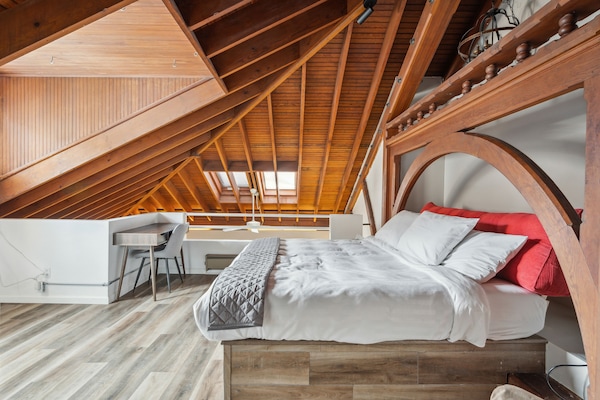 Suite 205 | Cofres nos quartos, individualmente decorados