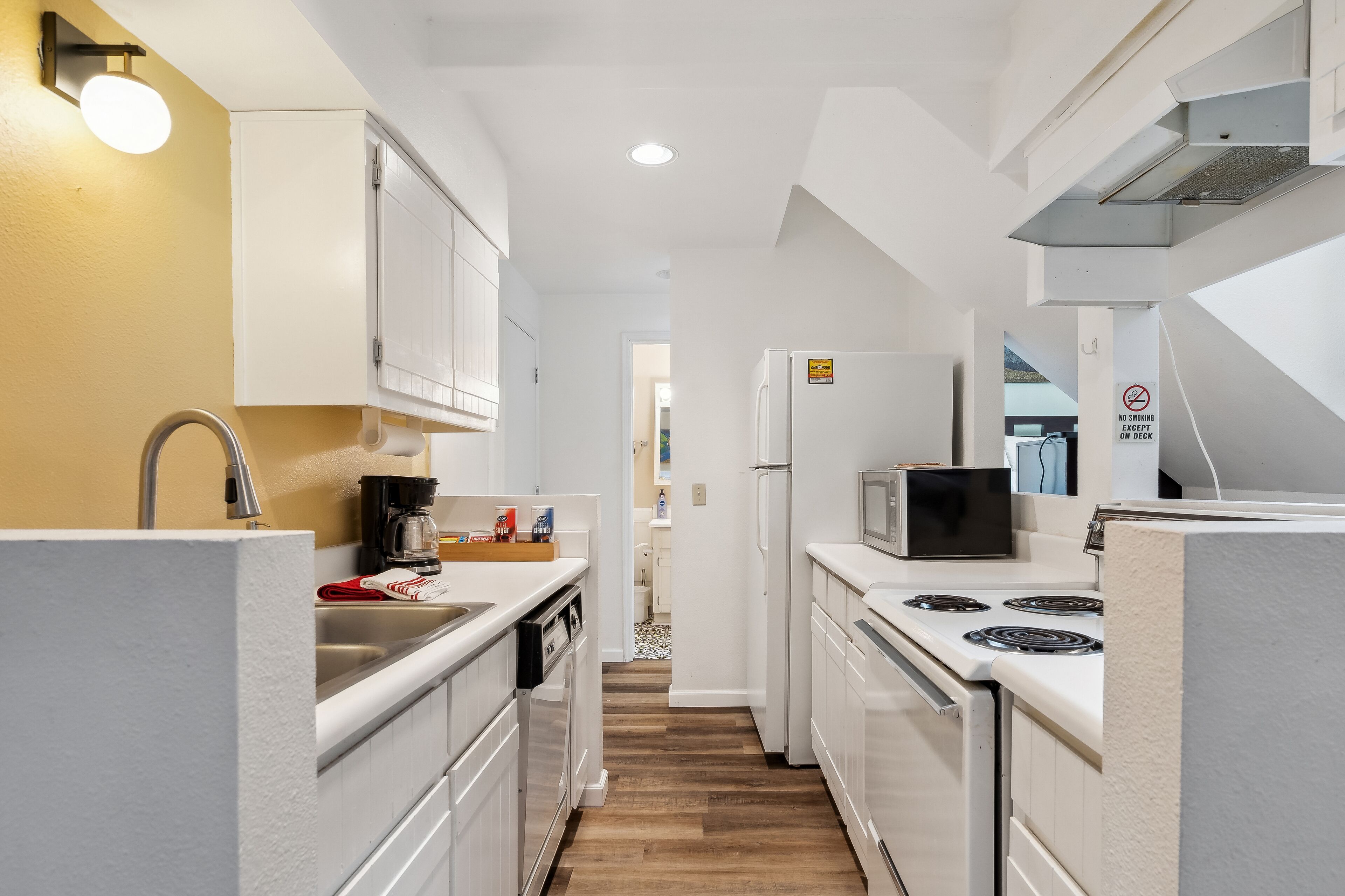 Suite 401 | Private kitchen | Coffee/tea maker