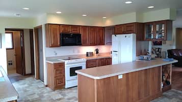 Micro-ondas, fogão, cooktop, lava-louças