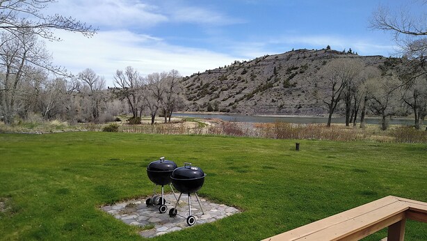 Terrace/patio - Yellowstone River Retreat in Big Timber, Montana!! A few minutes from Downtown. (Big Timber)