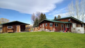 Exterior - Yellowstone River Retreat in Big Timber, Montana!! A few minutes from Downtown. (Big Timber)