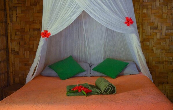 2 bedrooms, bed sheets