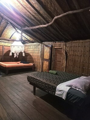 2 bedrooms, bed sheets