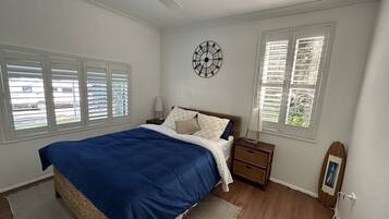 3 bedrooms, desk, iron/ironing board, travel cot