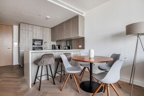 Dining - Dreamy Shoreditch 1BR w/ Pool & Gym, nr Station & Market, by Blueground (London)