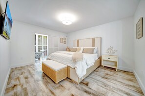 3 habitaciones, tabla de planchar con plancha, wifi y ropa de cama 