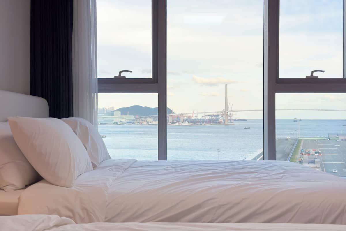 2 bedrooms, premium bedding, blackout drapes, free WiFi