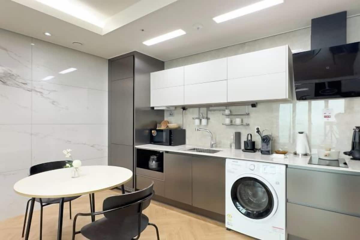 Fridge, microwave, stovetop, rice cooker