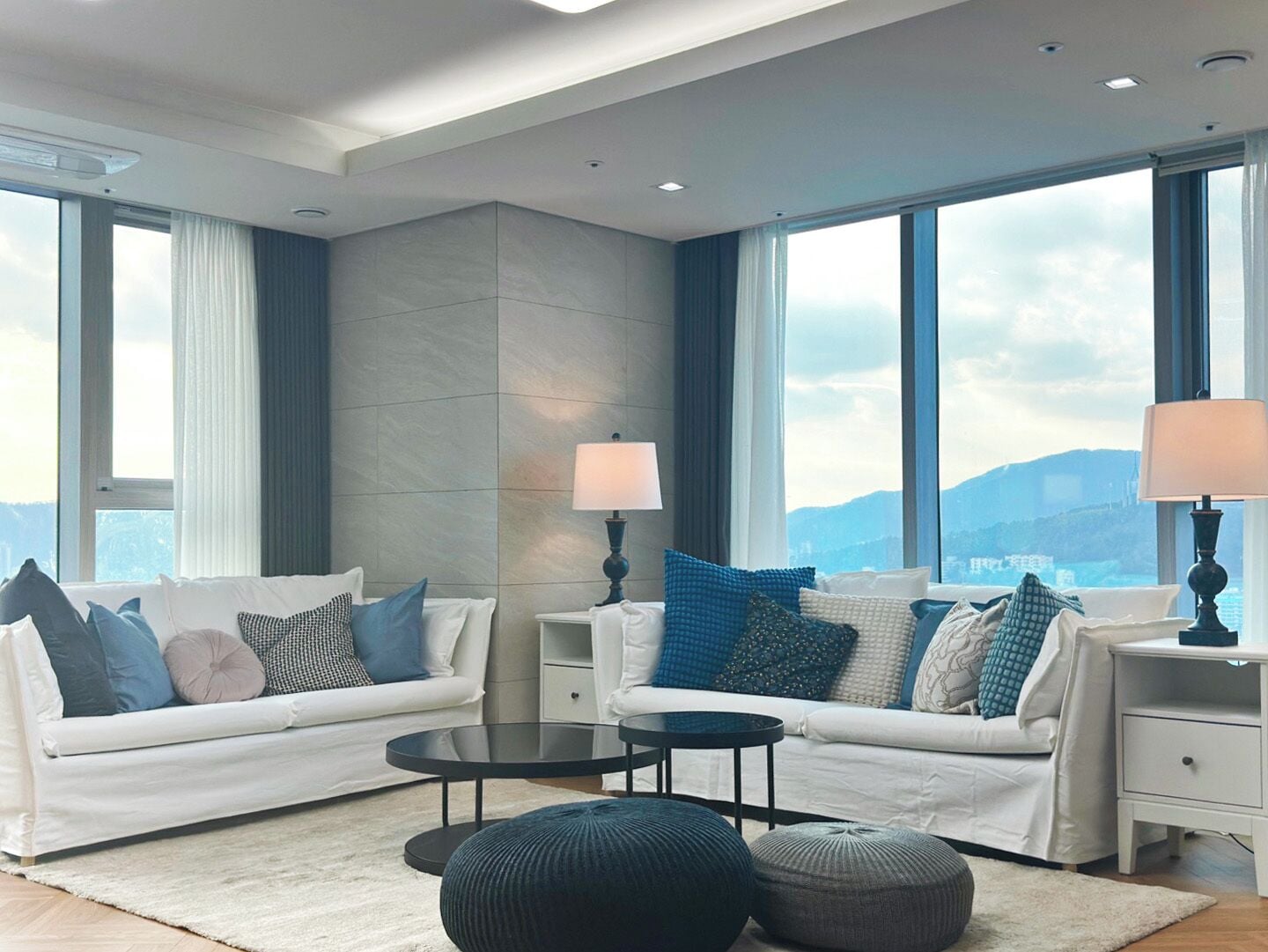 Executive Suite Marina A | 起居区 | 加热地板