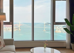 Family Suite Ocean B | Living area | Heated floors - Brown Suites Busan (Busan)
