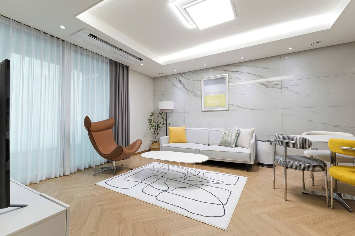 Two Bed Ocean B | منطقة المعيشة | أرضيات مدفأة