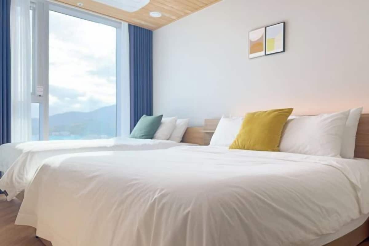 2 habitaciones, ropa de cama de alta calidad y cortinas blackout