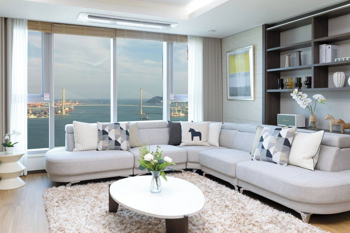 Family Suite Ocean A | منطقة المعيشة | أرضيات مدفأة