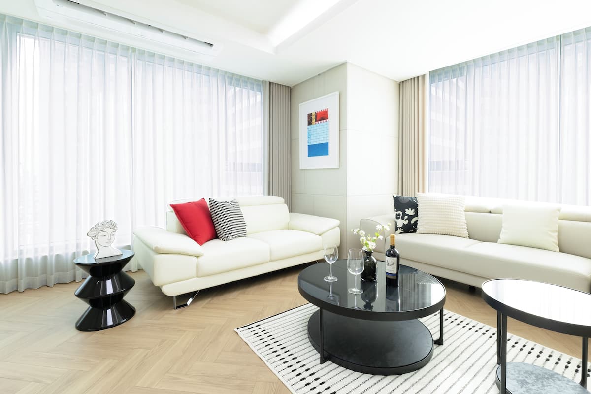 2 chambres, literie de qualité supérieure, rideaux occultants