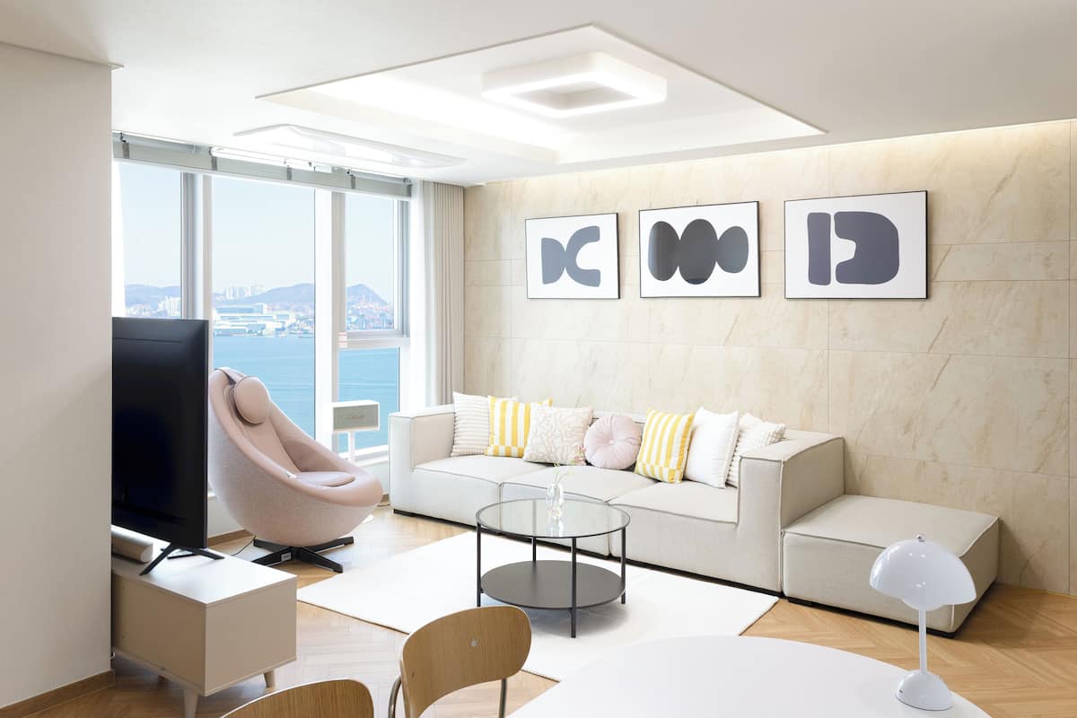 Connecting Suite Ocean A | Coin séjour | Chauffage par le sol