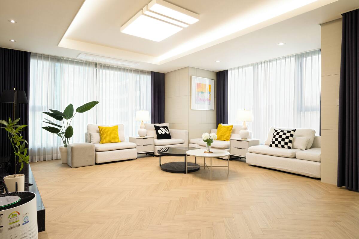Grand Suite Marina B | منطقة المعيشة | أرضيات مدفأة