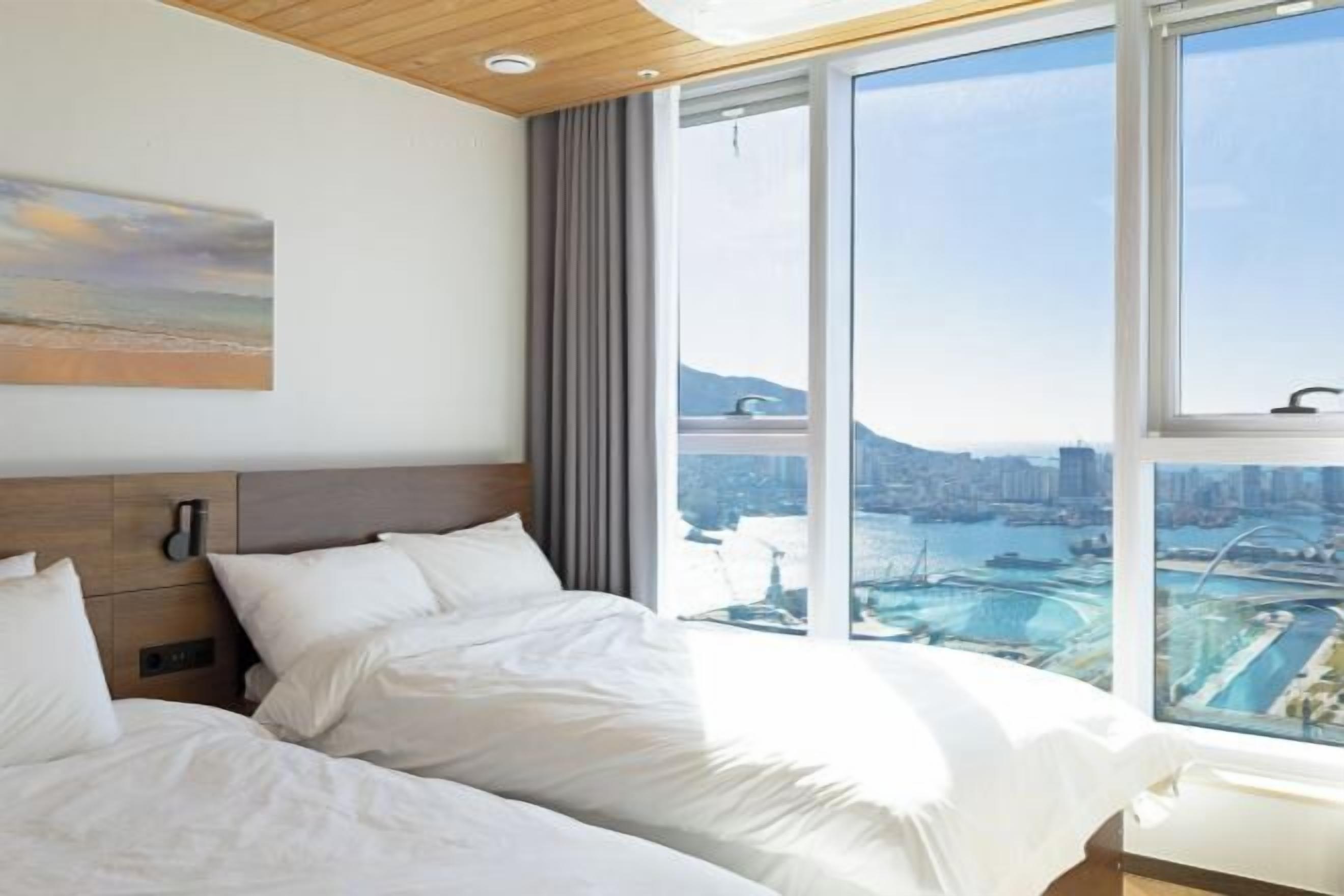 高档床上用品、遮光窗帘、免费 WiFi、床单