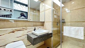 ํค์ด๋๋ผ์ด์ด, ๋น๋ฐ, ํ์, ์ดํธ