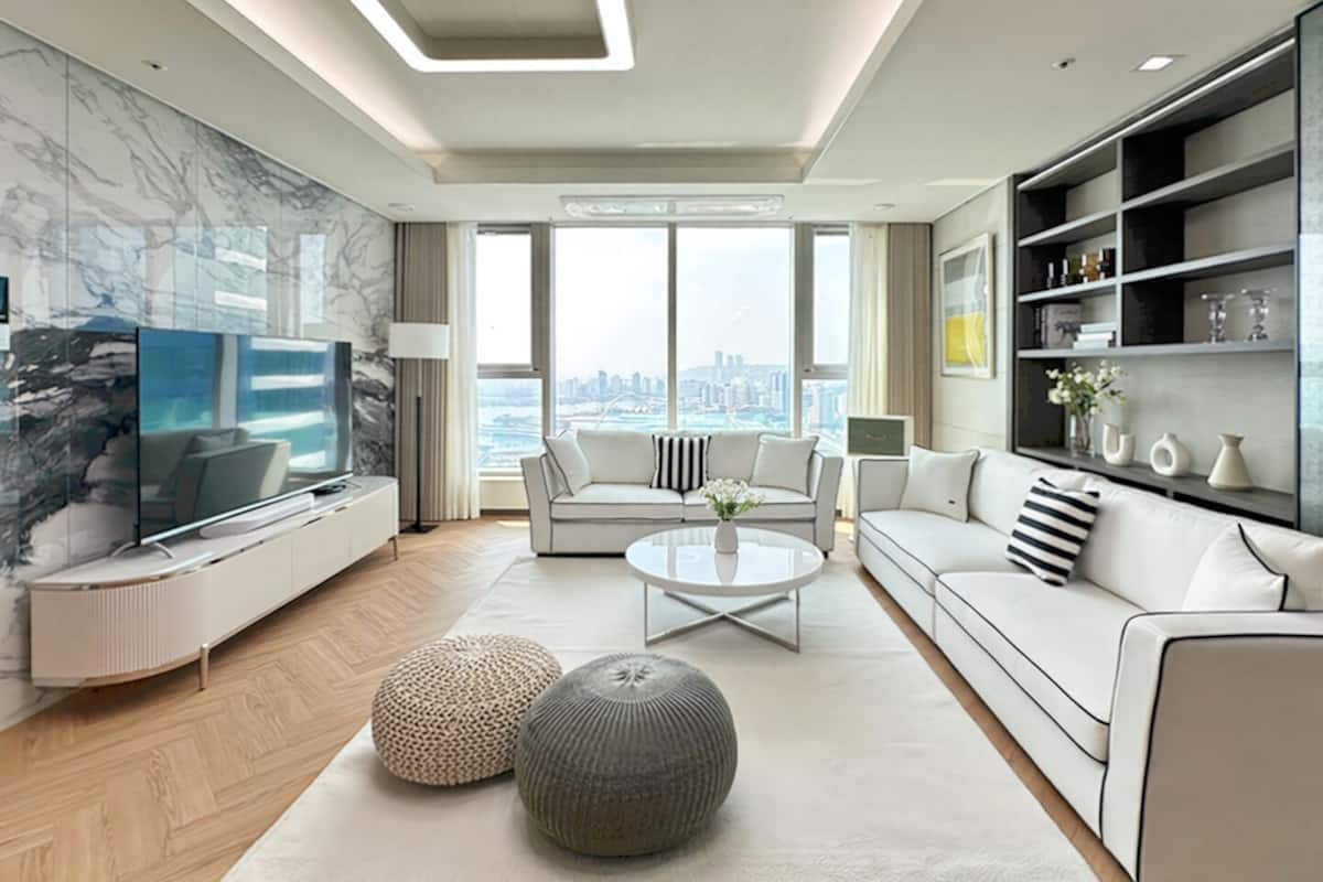 Family Suite Marina F | Oppholdsområde | Oppvarmet gulv