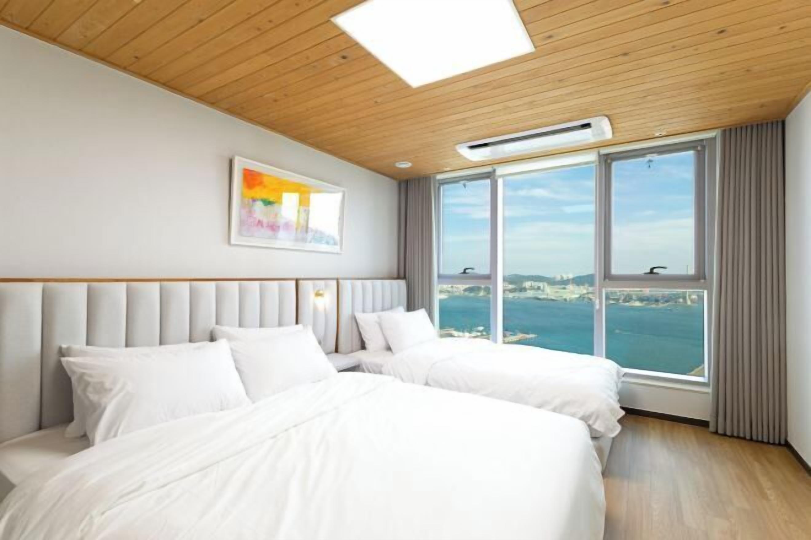 高档床上用品、遮光窗帘、免费 WiFi、床单