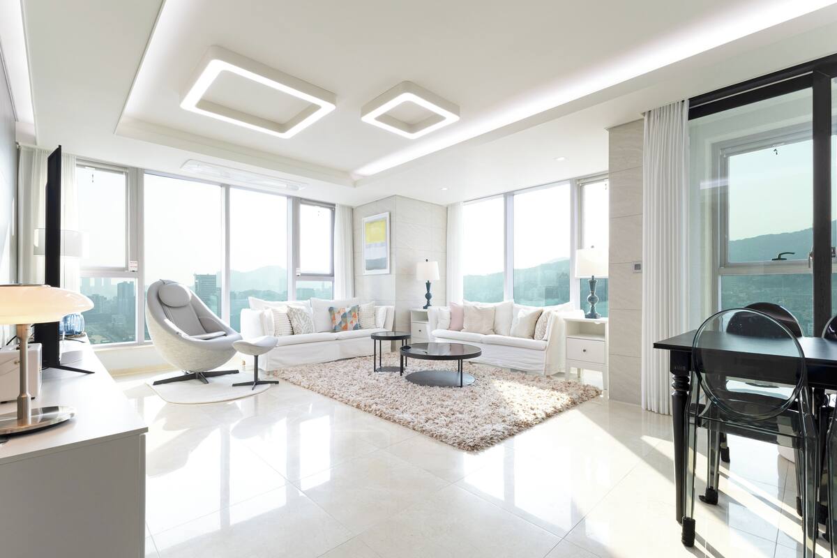 Executive Suite Marina A | منطقة المعيشة | أرضيات مدفأة