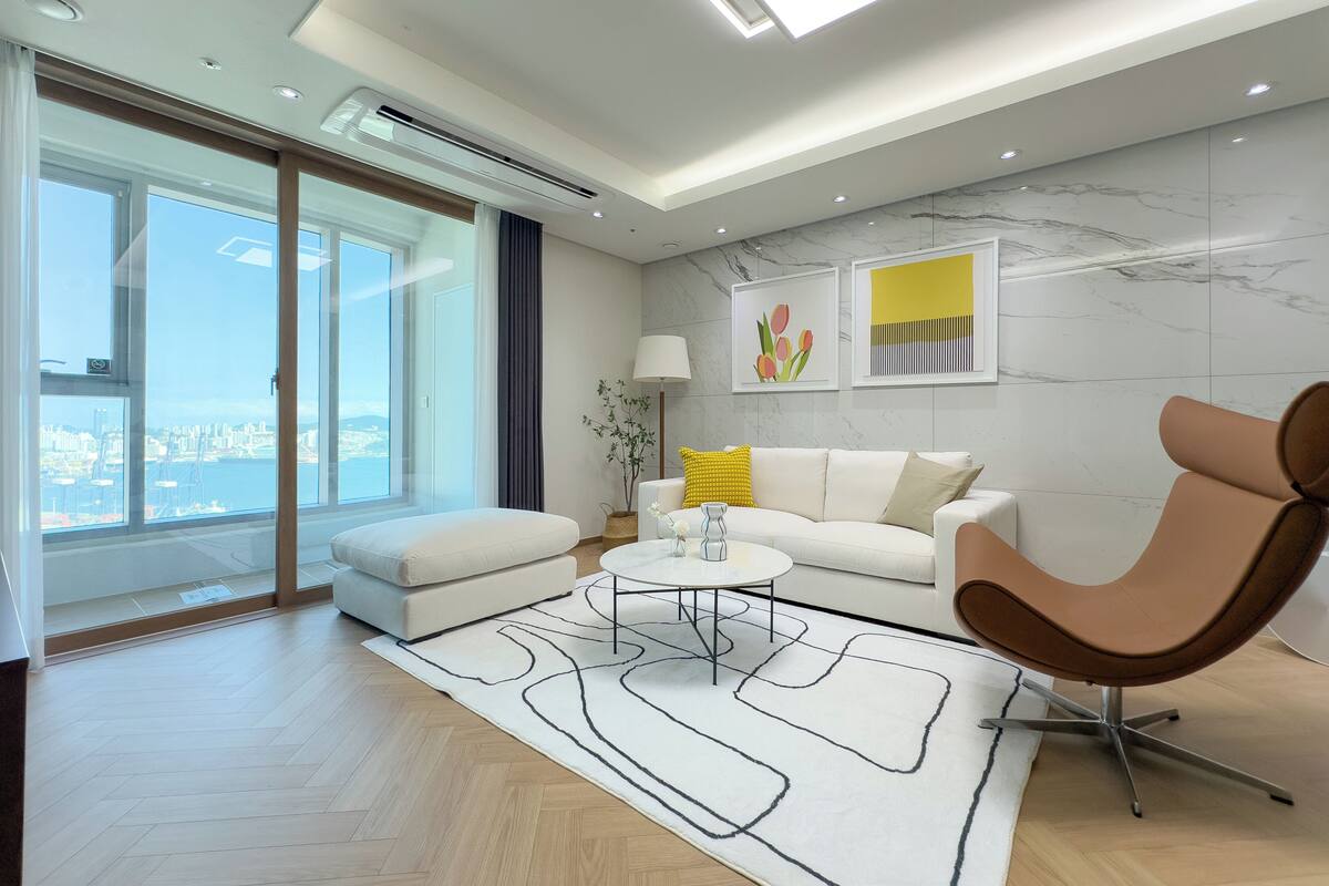 Two Bed Ocean C | منطقة المعيشة | أرضيات مدفأة