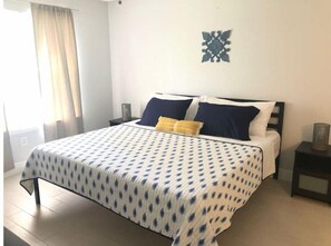 Room - ✨ Magical 2BR/2BA Disney Condo Retreat ✨ Pool, close to the parks! (Kissimmee)