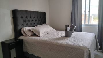 2 bedrooms, iron/ironing board, WiFi, bed sheets