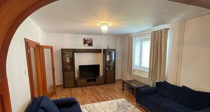 Beautiful 4 bedroom house with a relaxing garden