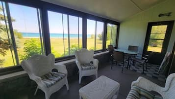 Smart TV, fireplace, DVD player, books