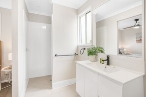 Dusche, Handtücher, Seife