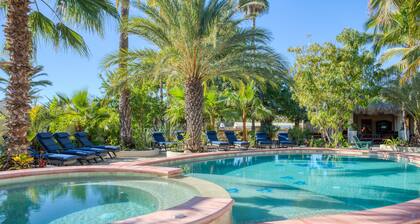 Brand New Casita, 2 King Beds, Located in Lush Garden Oasis, 2 Minutes to Beach