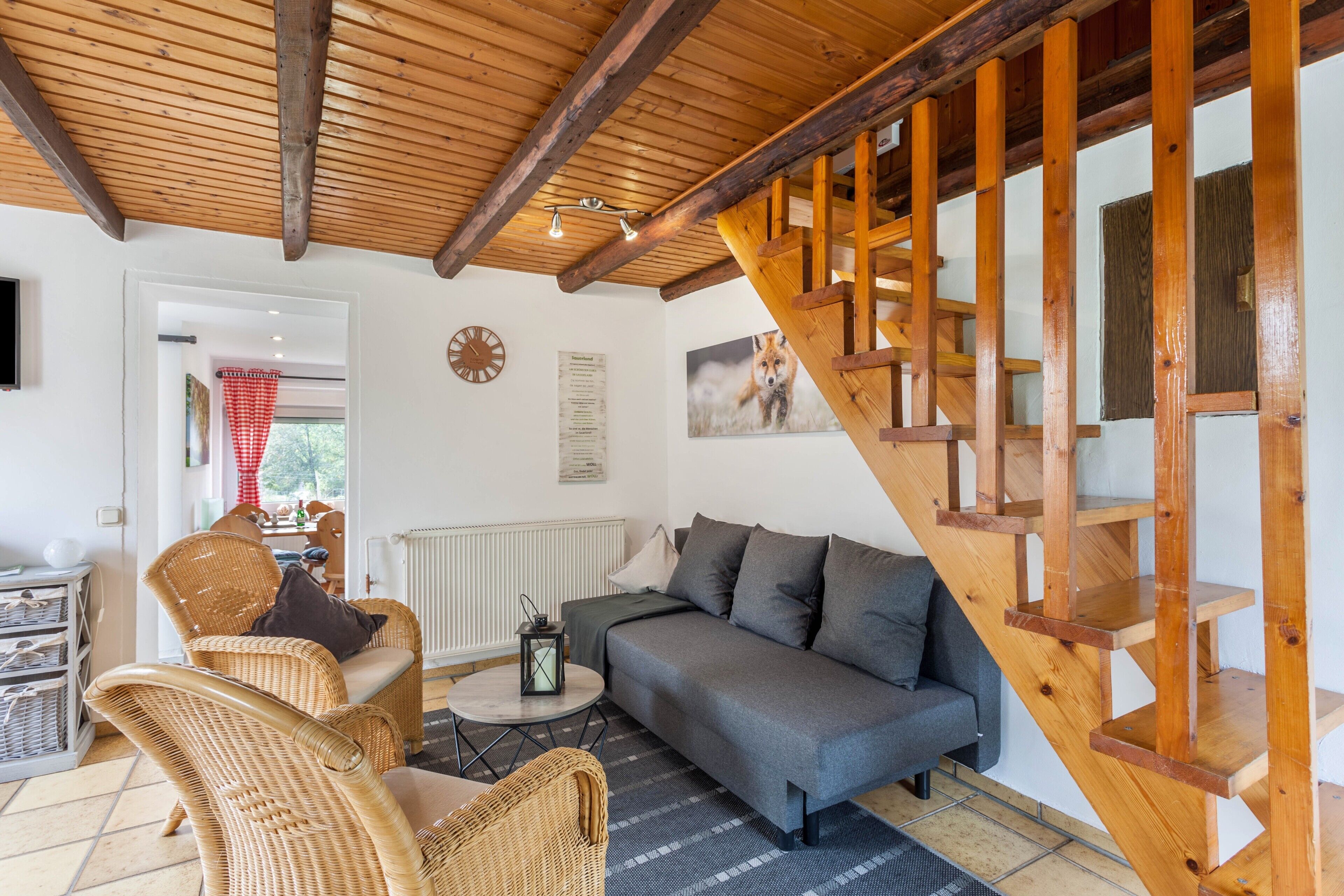 Televisión y chimenea 