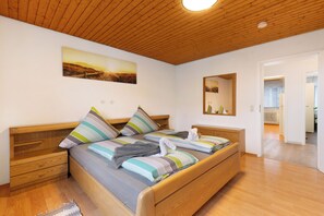 3 habitaciones, tabla de planchar con plancha y wifi gratis 