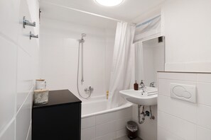 Baignoire, serviettes fournies