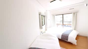 Basic Apartment | 3 bedrooms, iron/ironing board, free WiFi, bed sheets