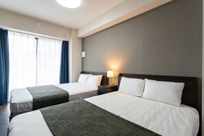 City Triple Room | Desk, laptop workspace, free WiFi, bed sheets - Hotel Piacere Namba (Osaka)