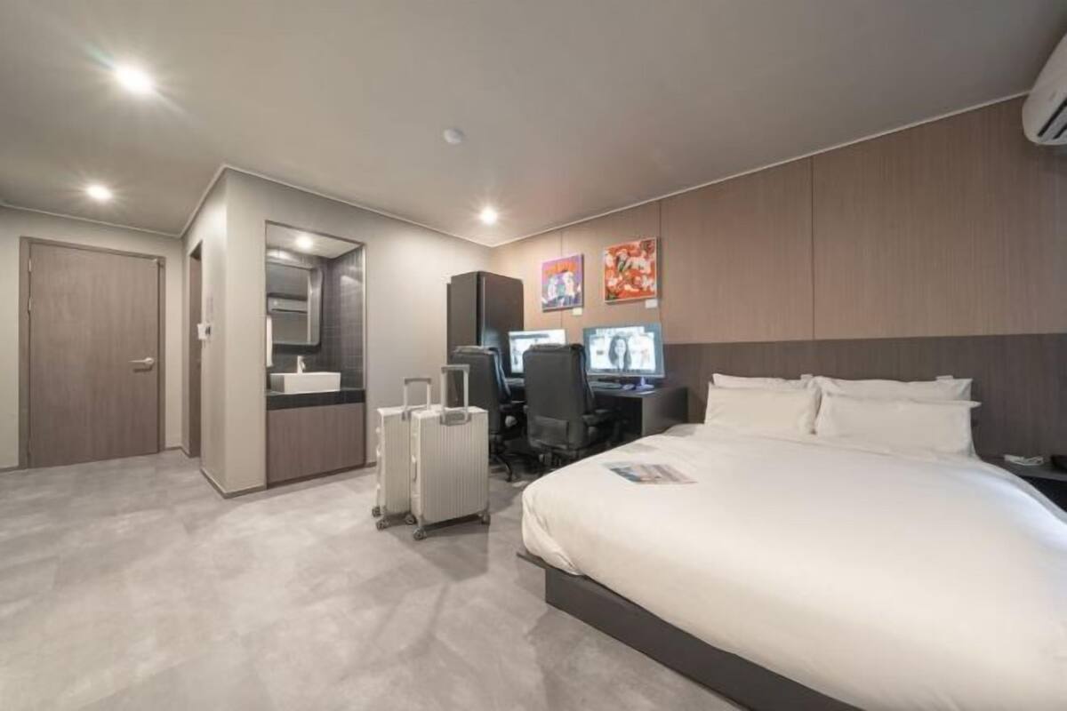 1 habitación, ropa de cama de alta calidad y cortinas blackout