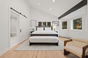 4 soverom, skrivebord, wi-fi og sengetøy