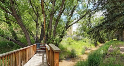 Charming Creekside 2BR/2BA/Kitchen @ Pikes Peak
