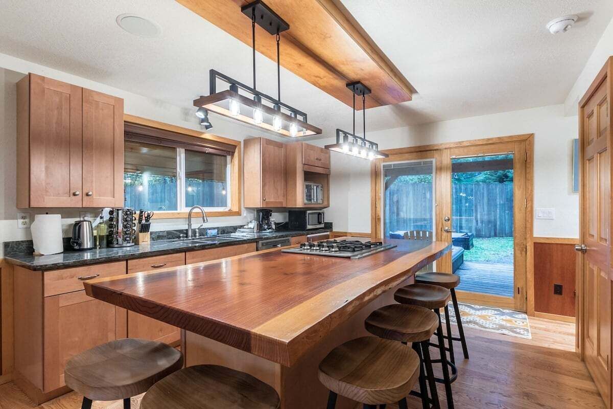 Frigorífic, microones, forn i placa de cuina 