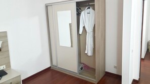 Luxury Double Room | In-room safe, desk, iron/ironing board, free WiFi